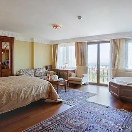 מלון Sumengen 4*