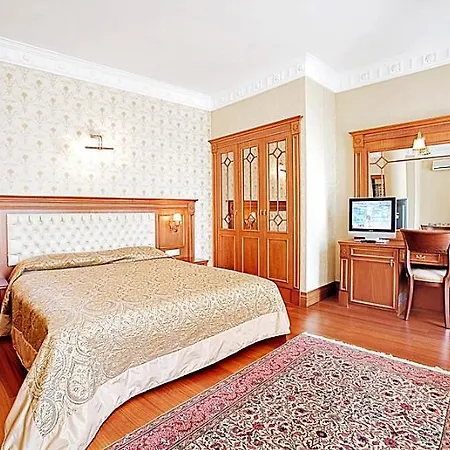 מלון Sumengen 4*